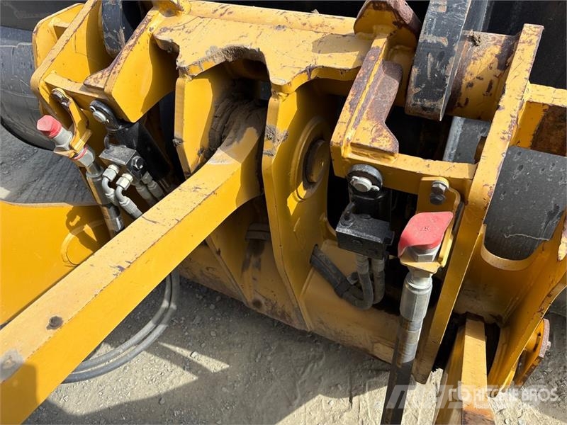 CAT 930K Kolesni nakladalci