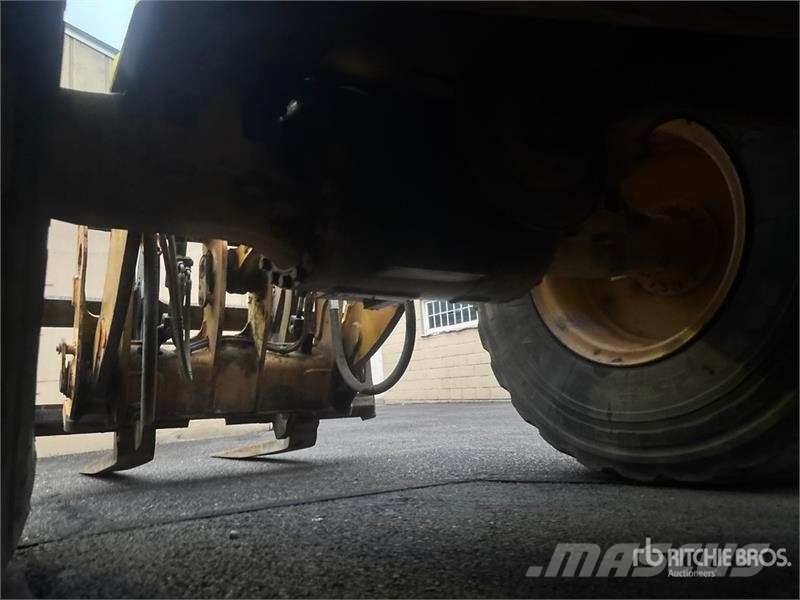 CAT 930K Iekrāvēji uz riteņiem