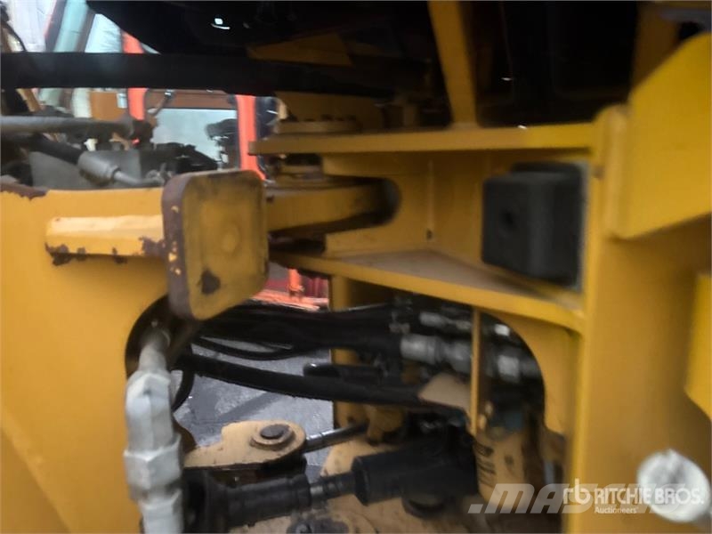 CAT 930K Iekrāvēji uz riteņiem