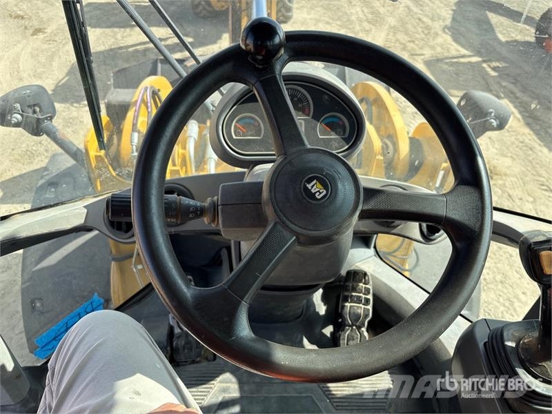 CAT 930K Kolesni nakladalci