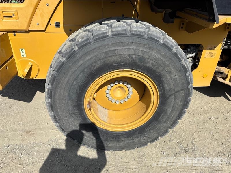 CAT 930K Kolesni nakladalci
