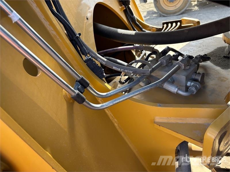 CAT 930K Kolesni nakladalci
