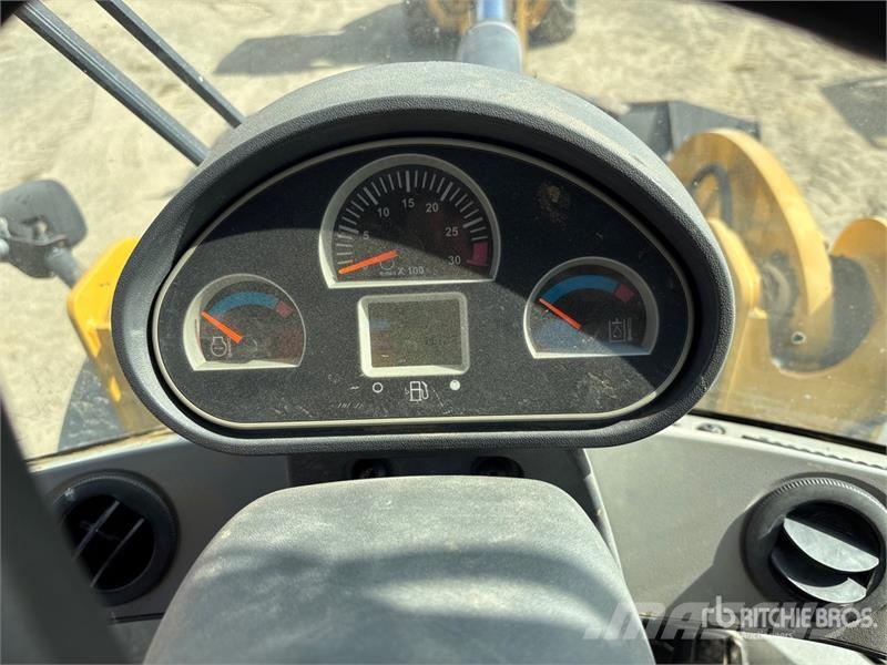CAT 930K Kolesni nakladalci