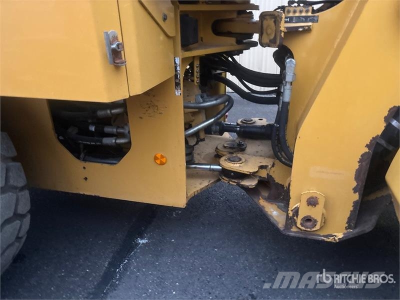 CAT 930K Iekrāvēji uz riteņiem
