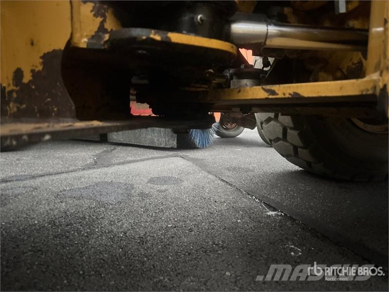 CAT 930K Iekrāvēji uz riteņiem