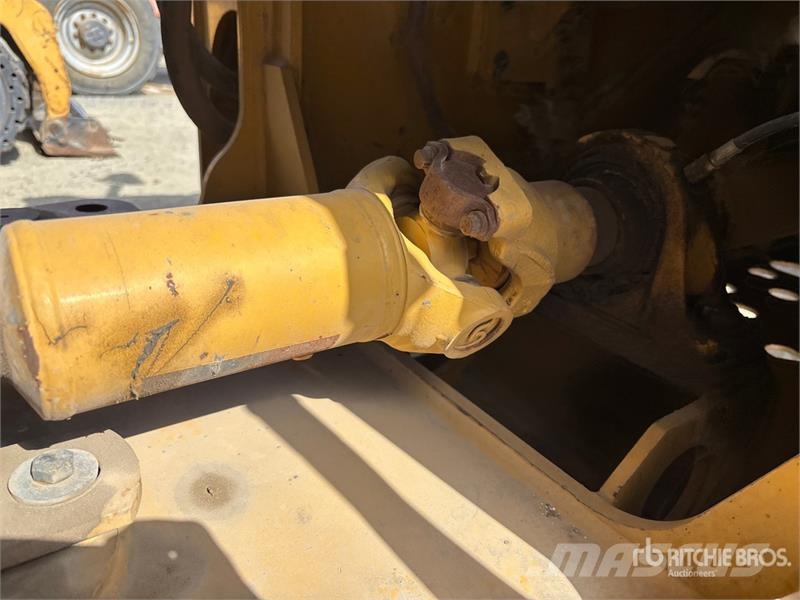 CAT 930K Kolesni nakladalci