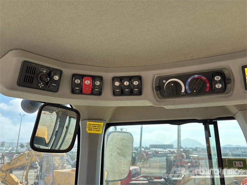 CAT 930K Kolesni nakladalci