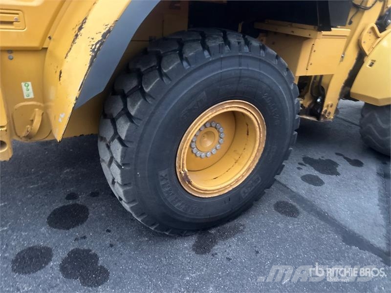 CAT 930K Iekrāvēji uz riteņiem