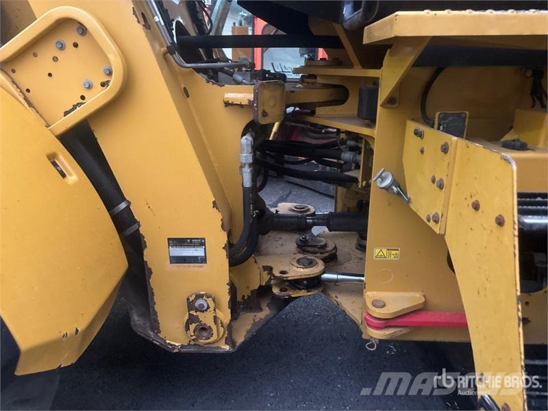 CAT 930K Iekrāvēji uz riteņiem