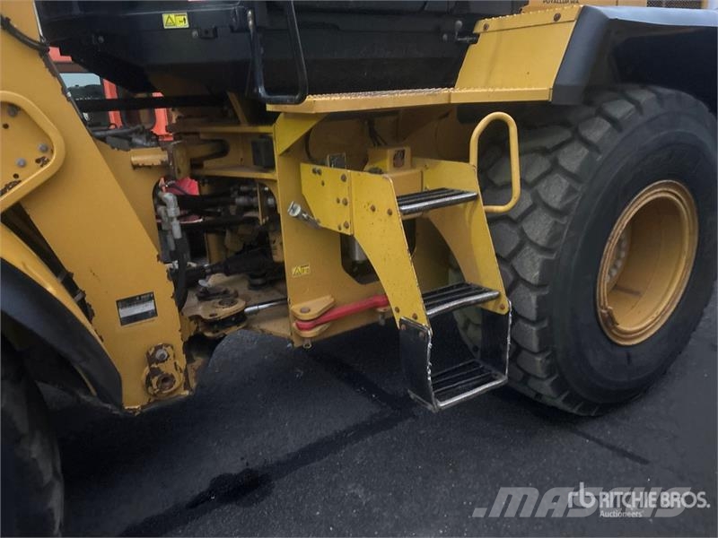 CAT 930K Iekrāvēji uz riteņiem