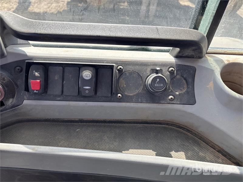 CAT 930K Kolesni nakladalci