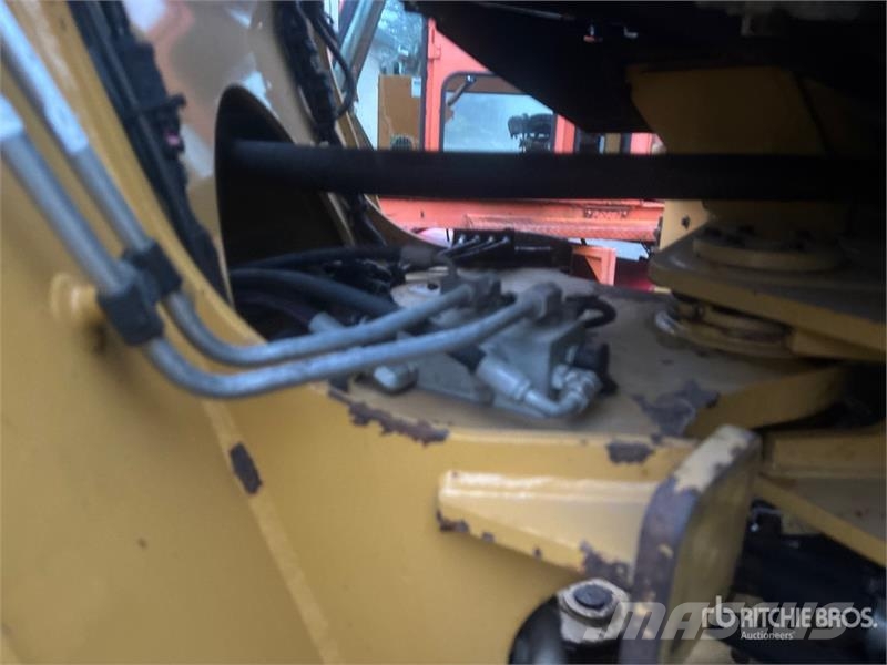 CAT 930K Iekrāvēji uz riteņiem