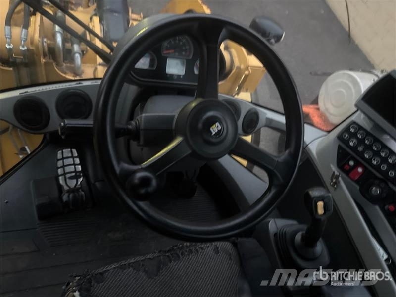 CAT 930K Iekrāvēji uz riteņiem