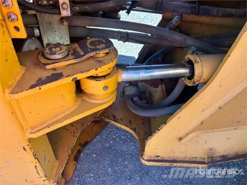 CAT 938G Wheel Loader Kolesové nakladače