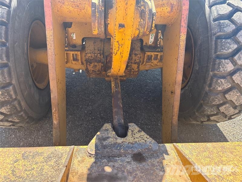 CAT 938G Wheel Loader Kolesové nakladače