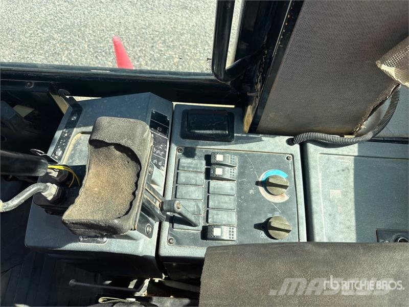 CAT 938G Wheel Loader Kolesové nakladače