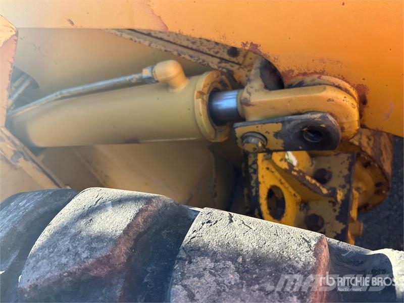 CAT 938G Wheel Loader Kolesové nakladače