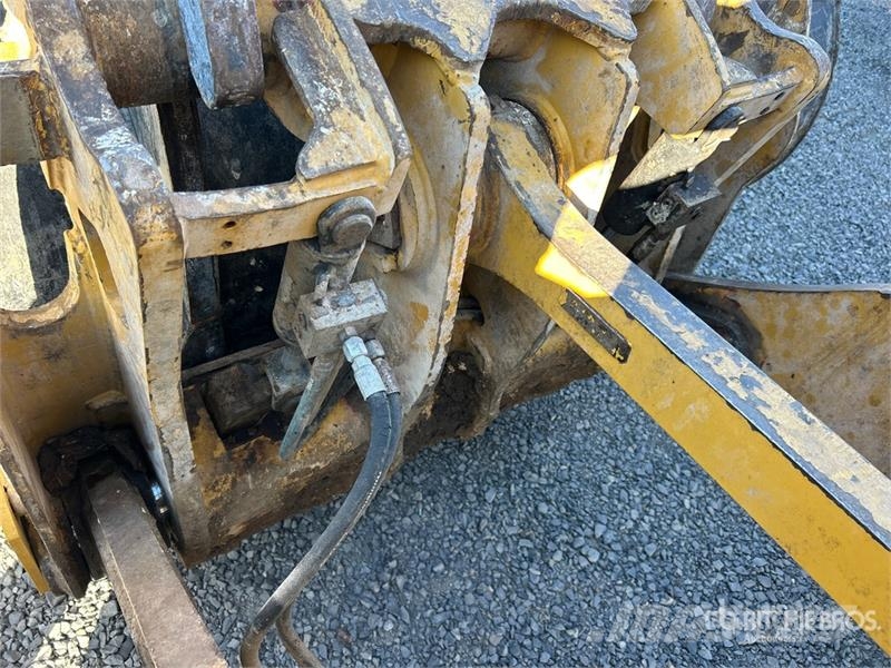 CAT 938K Kolové nakladače