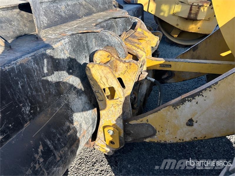 CAT 938K Kolové nakladače
