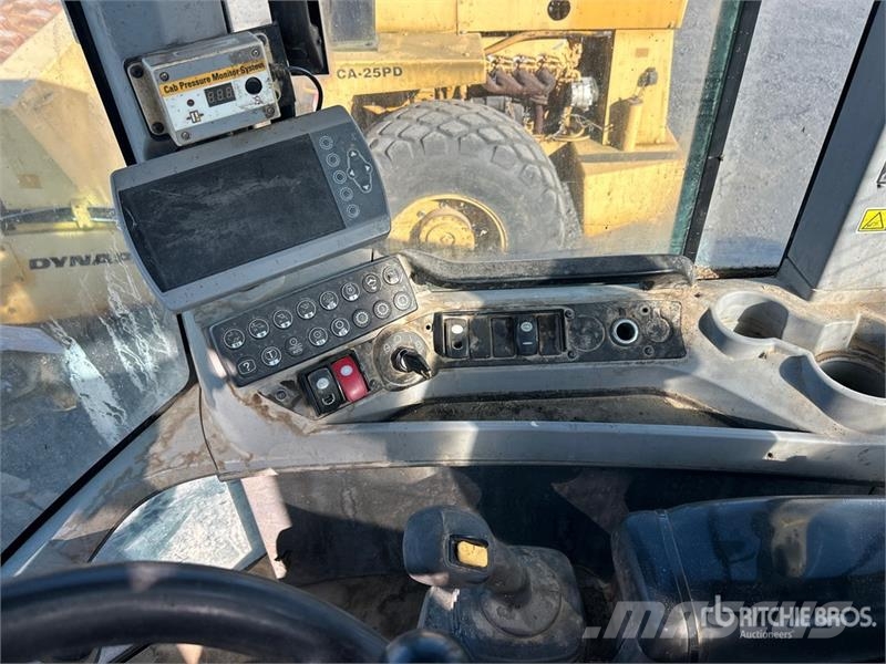 CAT 938K Kolové nakladače