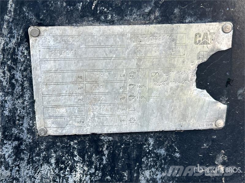 CAT 938K Kolové nakladače