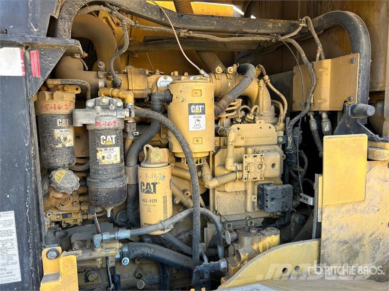 CAT 938K Kolové nakladače