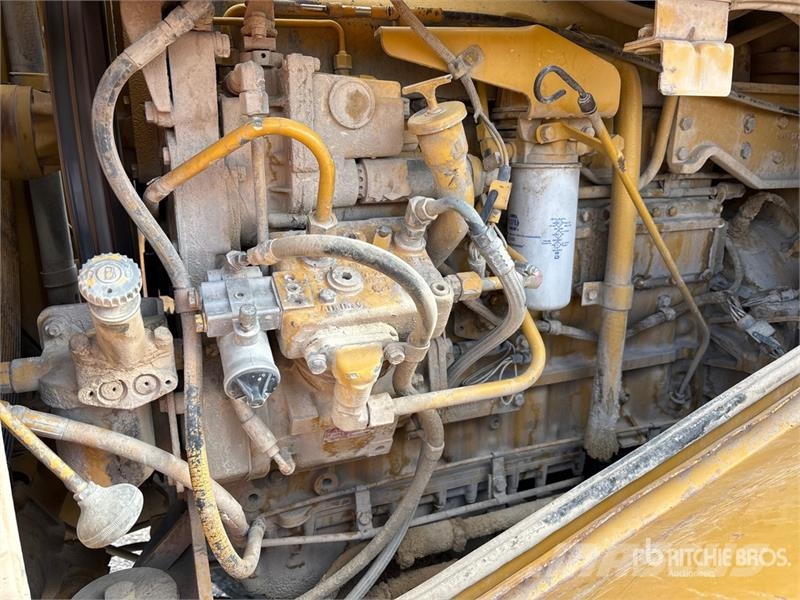 CAT 950 لوادر بعجل