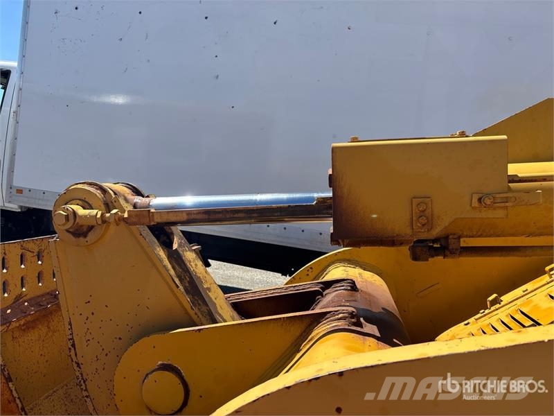 CAT 953 Nakladalci goseničarji