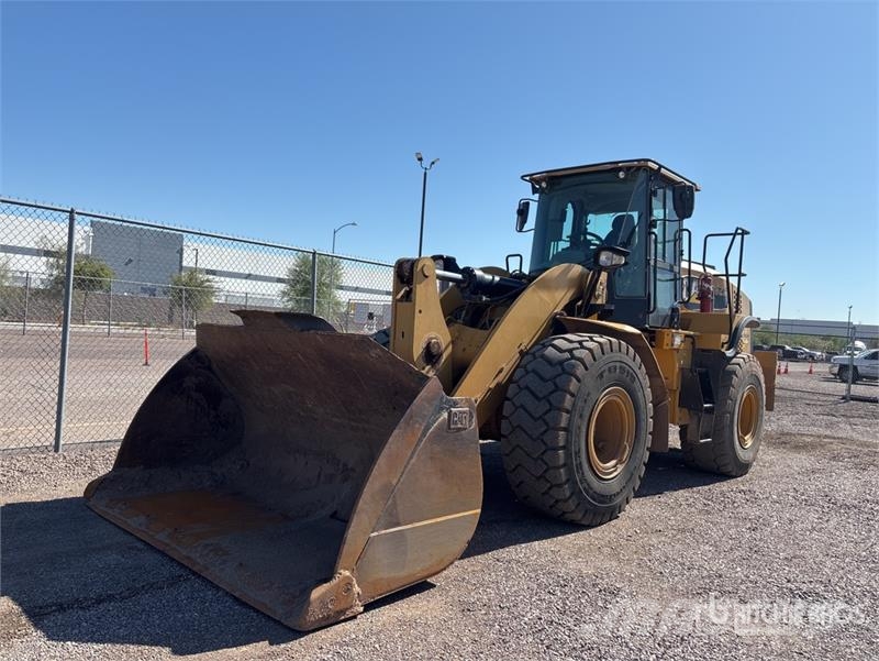 CAT 962M لوادر بعجل