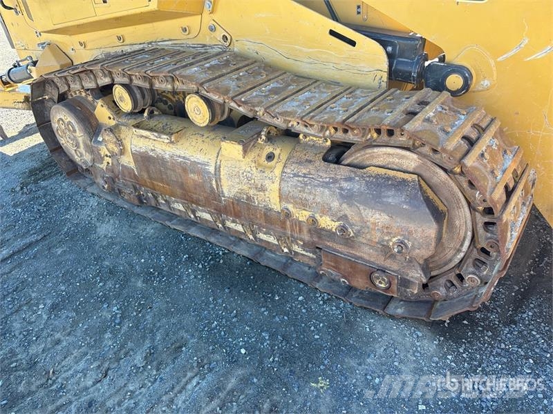 CAT 963 Pásové nakladače