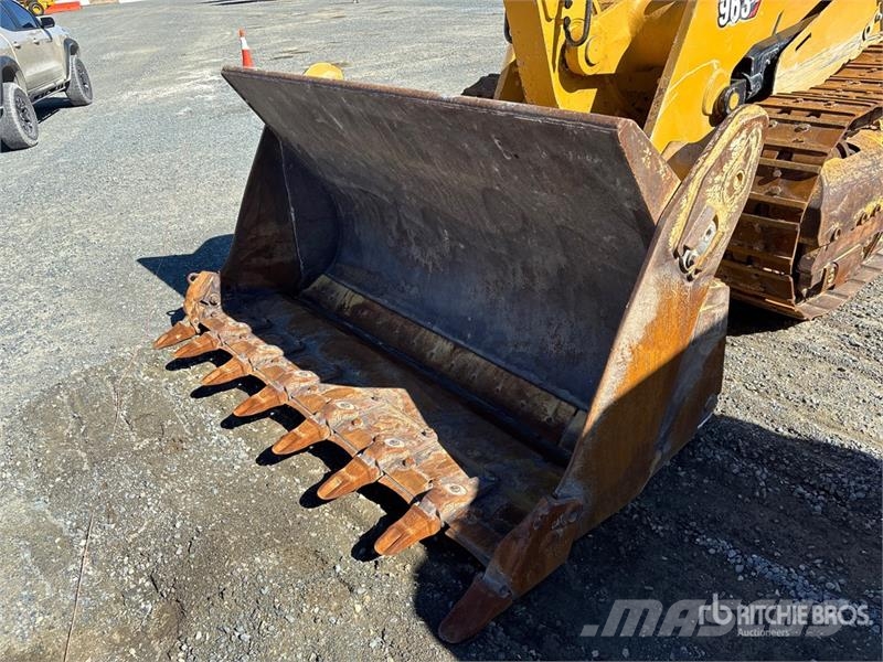 CAT 963 Pásové nakladače