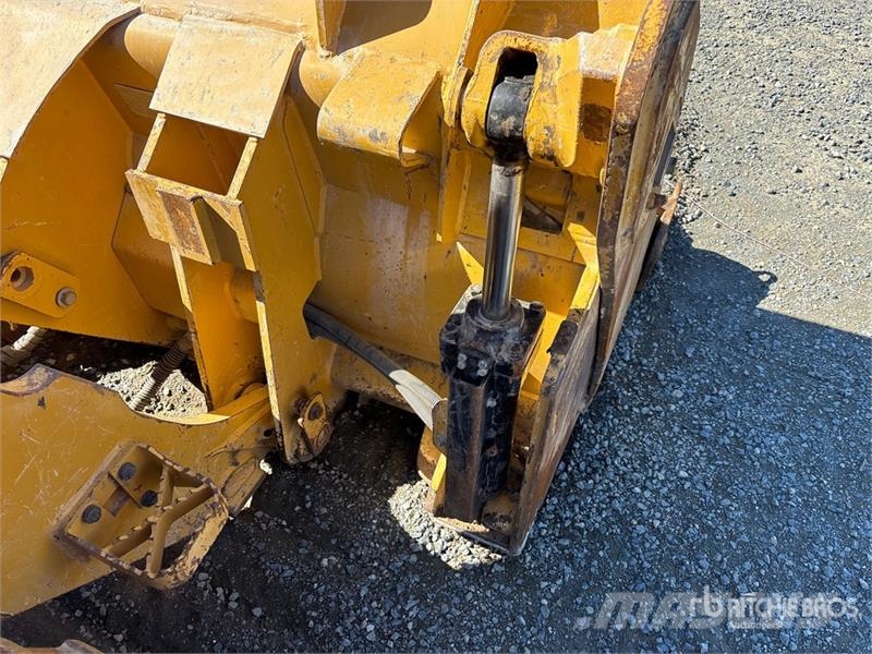 CAT 963 Pásové nakladače