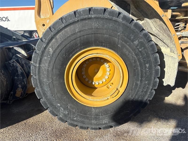 CAT 966M Wheel Loader Фронтальные погрузчики