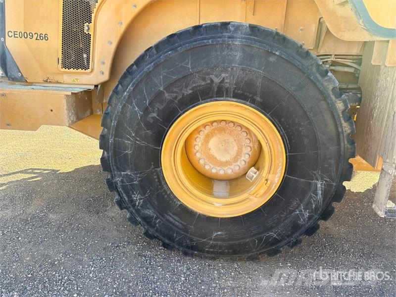 CAT 966M Wheel Loader Фронтальные погрузчики