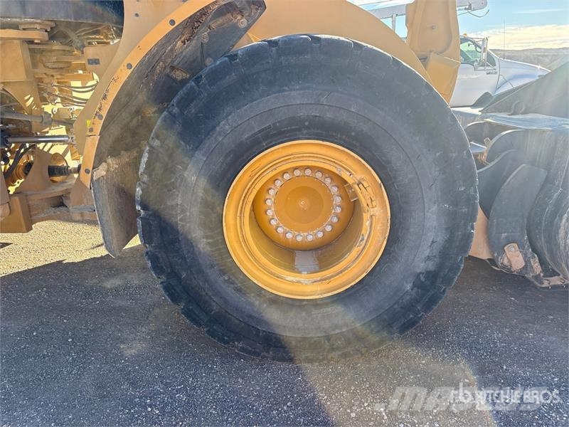 CAT 966M Wheel Loader Фронтальные погрузчики