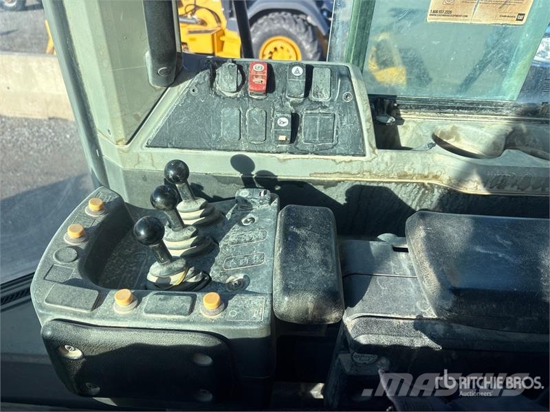 CAT 966M Wheel Loader Фронтальные погрузчики