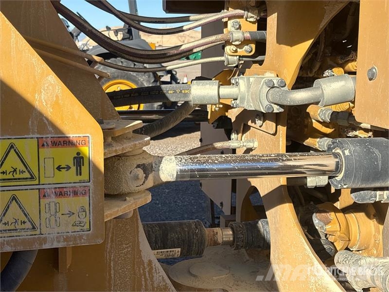 CAT 966M Wheel Loader Фронтальные погрузчики