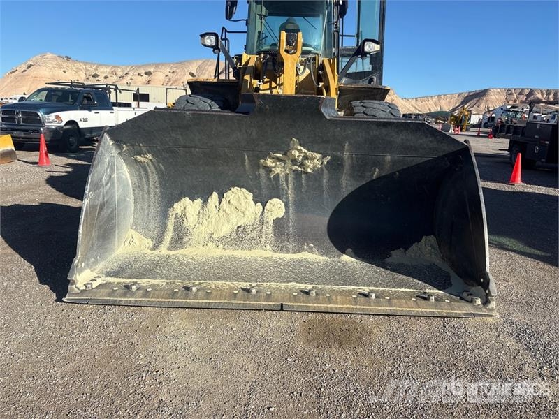 CAT 966M Wheel Loader Фронтальные погрузчики