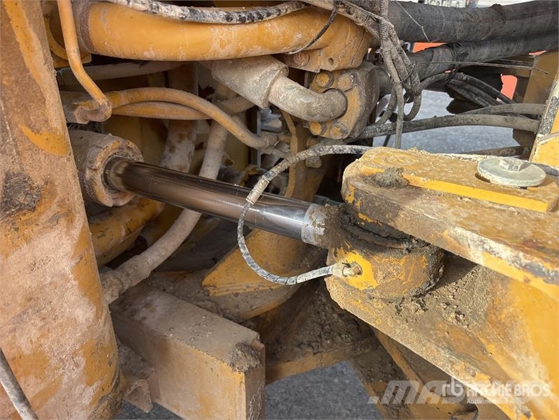 CAT 972G Kolesni nakladalci