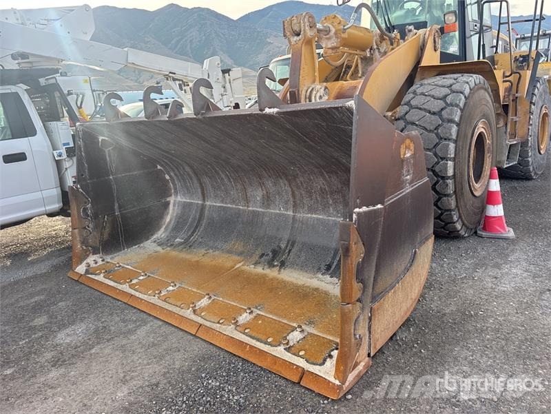 CAT 972G Kolesni nakladalci
