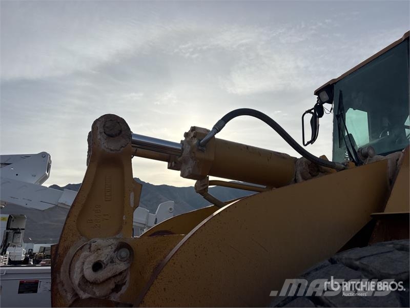 CAT 972G Kolesni nakladalci