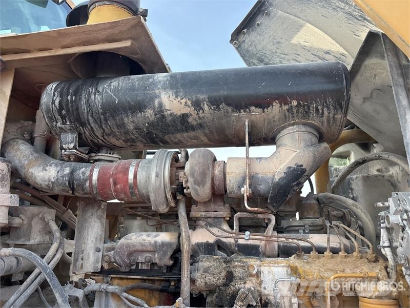 CAT 972G Kolesni nakladalci
