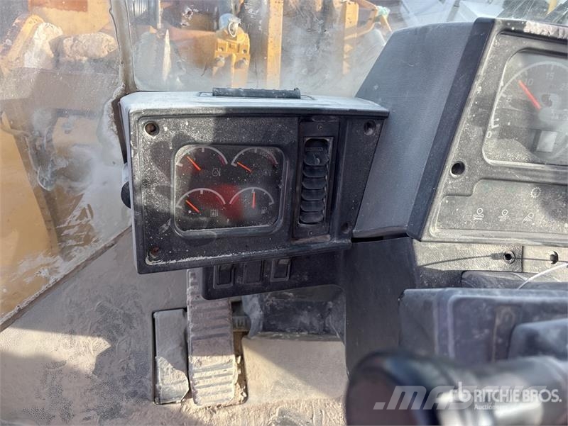 CAT 972G Kolesni nakladalci