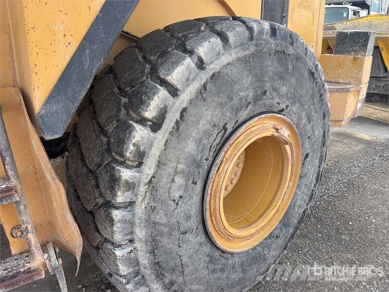 CAT 972G Kolesni nakladalci