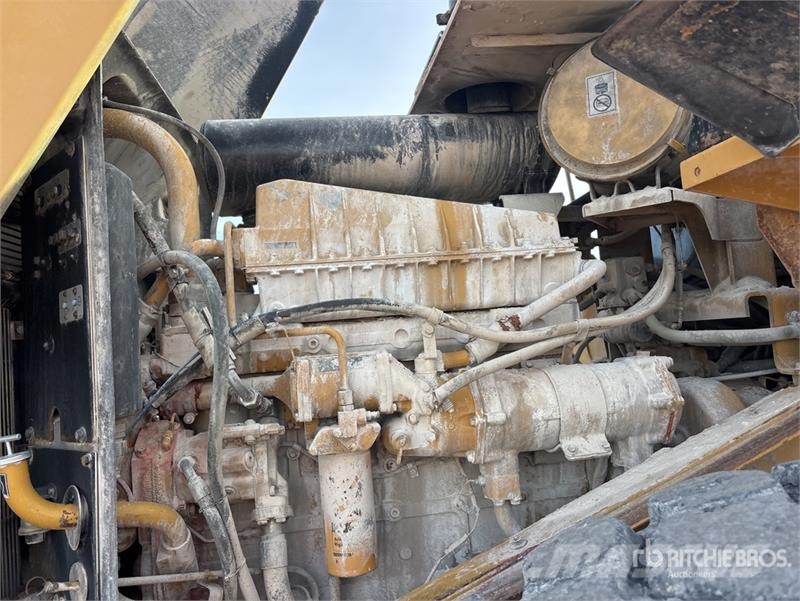 CAT 972G Kolesni nakladalci
