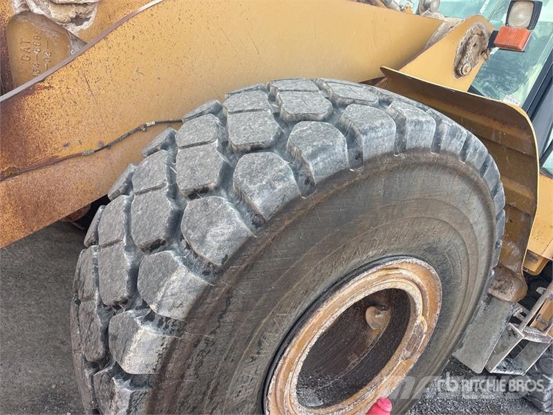 CAT 972G Kolesni nakladalci