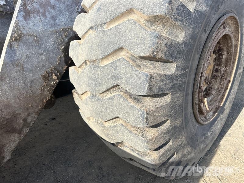 CAT 980C Naudoti ratiniai krautuvai