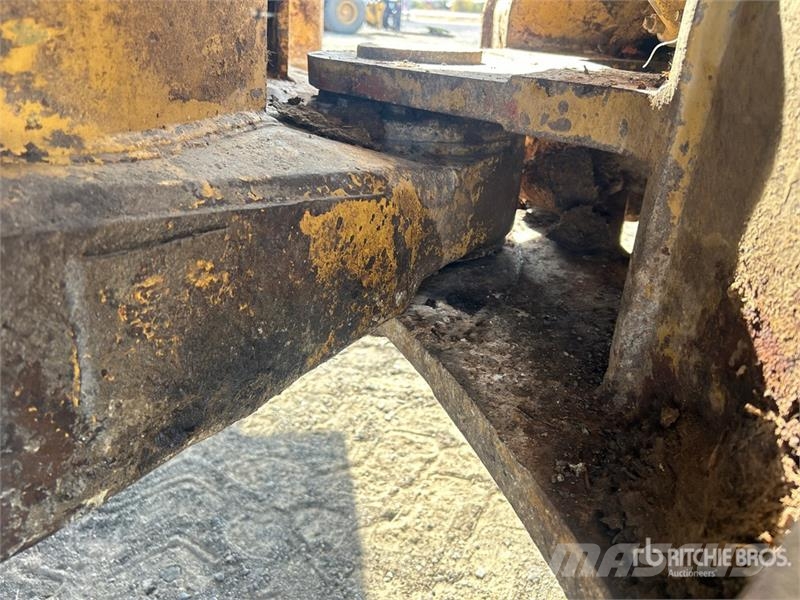 CAT 980C Naudoti ratiniai krautuvai