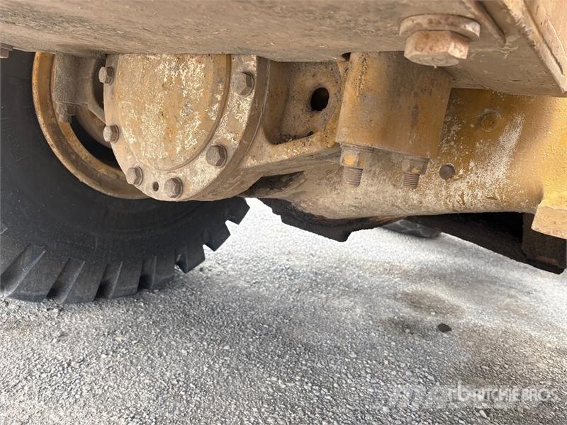 CAT 980G Колесни товарачи