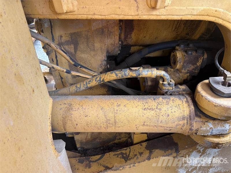 CAT 980G Колесни товарачи